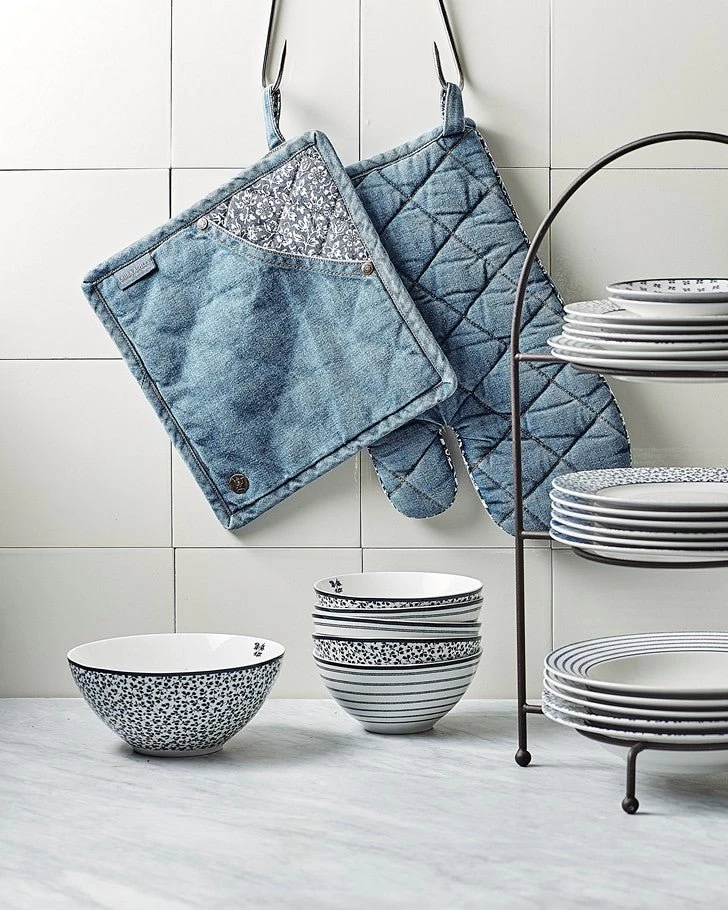 Blue Sweet Allysum Pot Holder - Image 3