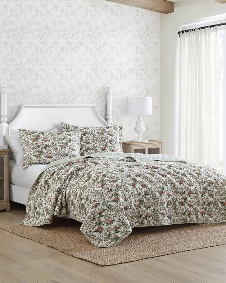 Bramble Floral Green Cotton Reversible Quilt Set - Image 2