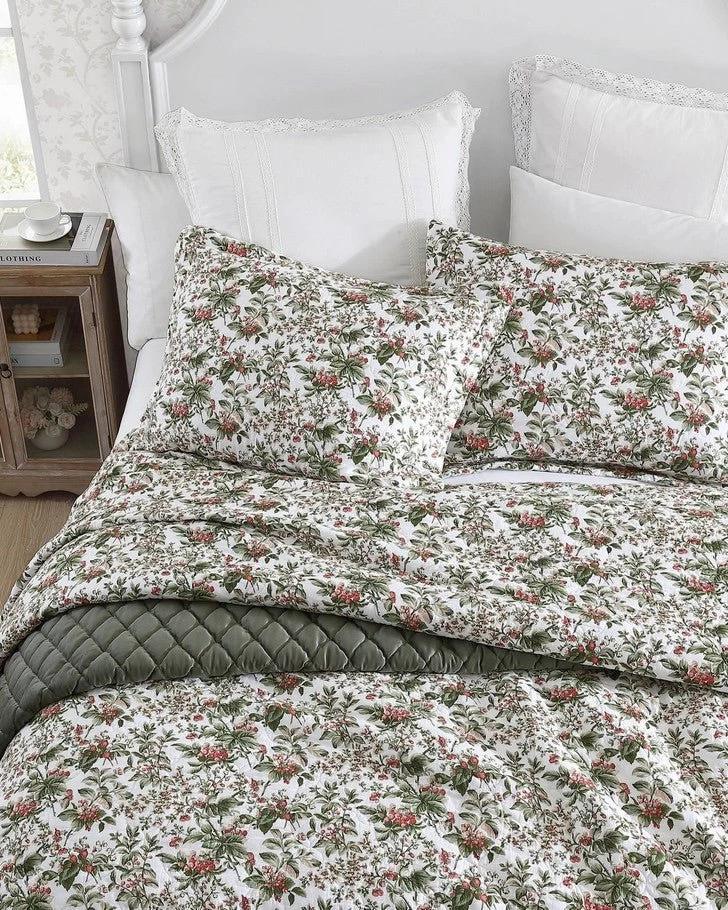 Bramble Floral Green Cotton Reversible Quilt Set - Image 3