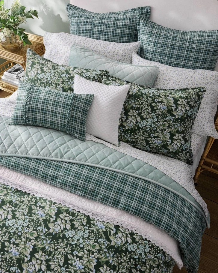 Bramble Floral Green Duvet Cover Bonus Set - Image 2