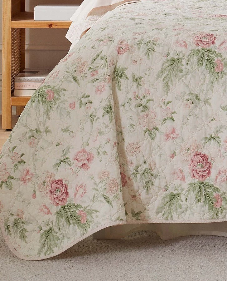 Breezy Floral Pink Quilt Set - Image 4