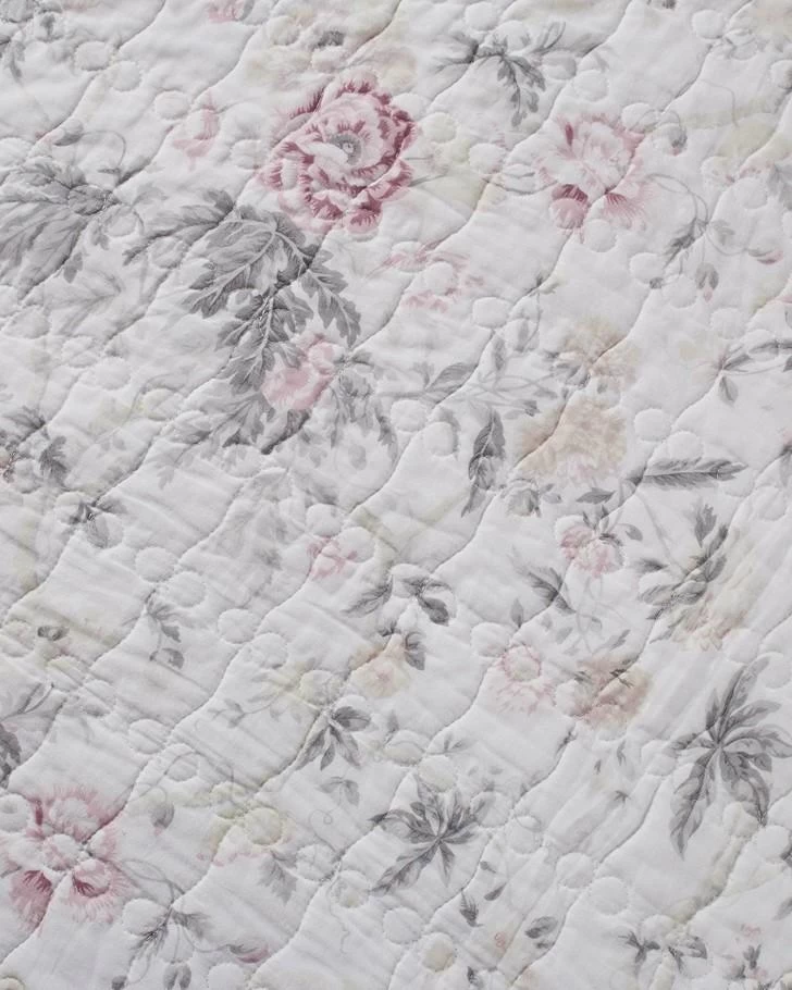 Breezy Floral Quilt - Image 6