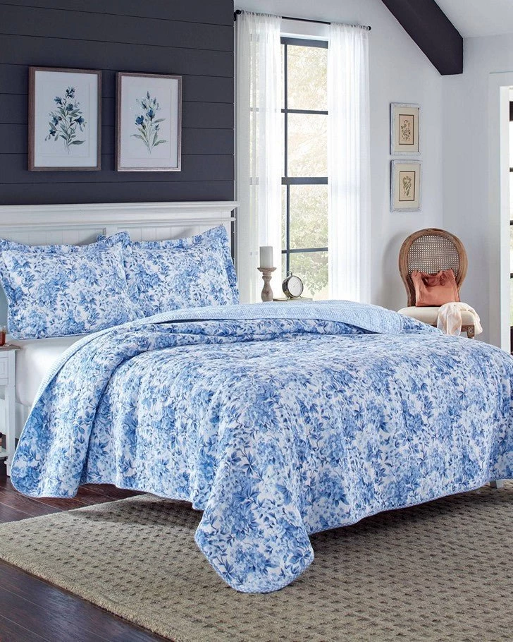 Brighton Blue Quilt Set - Image 2