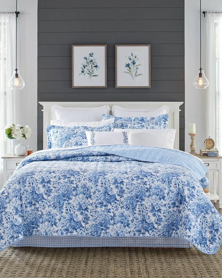 Brighton Blue Quilt Set
