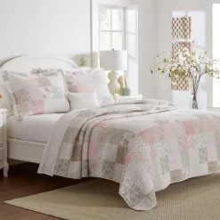 Celina Patchwork Quilt