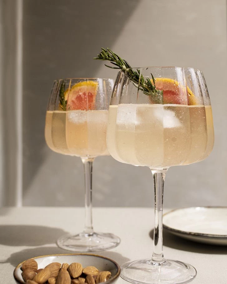 Clear Set Of 4 Balloon Glass Set - Image 4