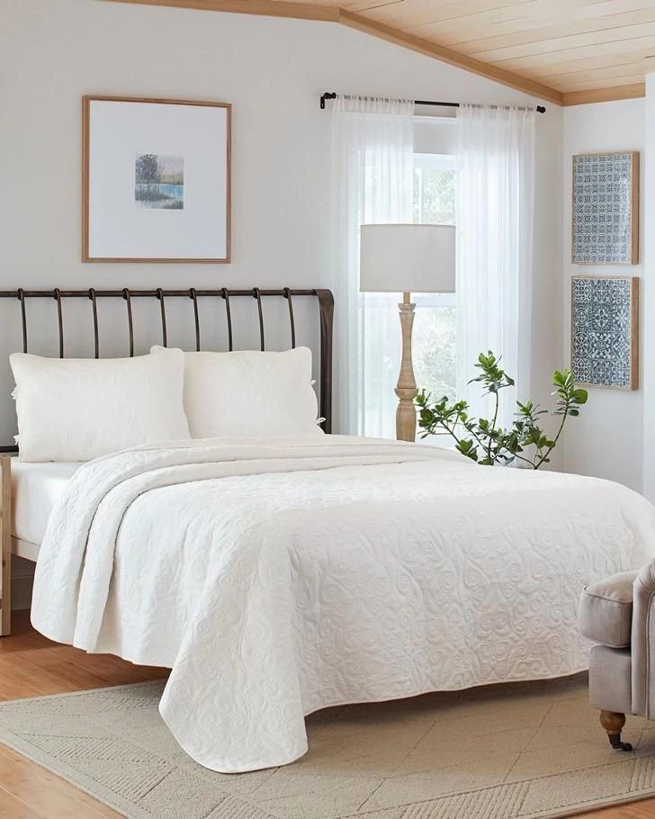 Felicity White Quilt Set - Image 2