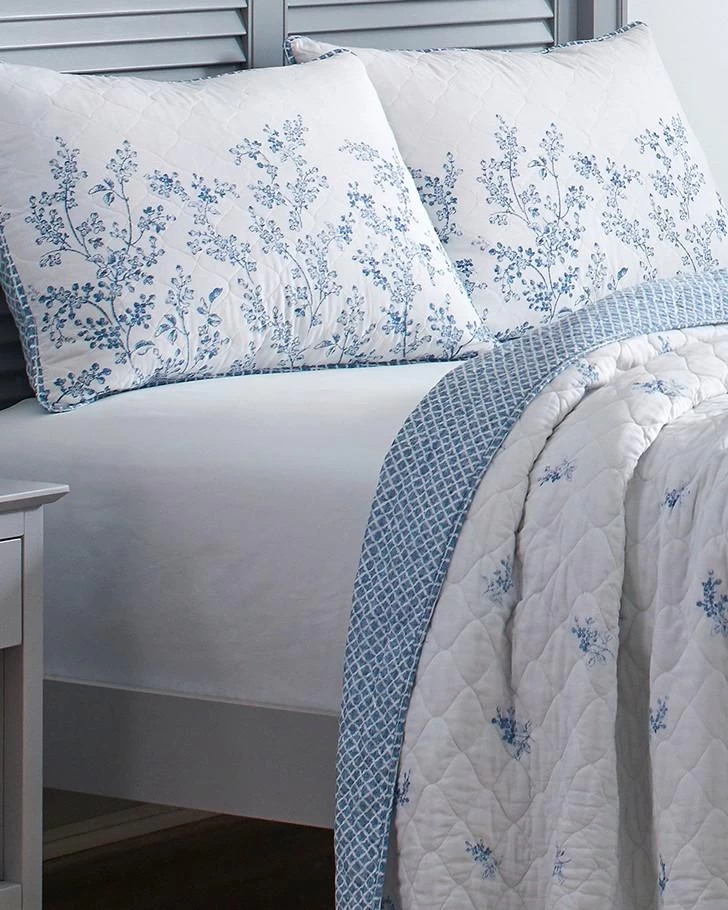 Flora Blue Quilt Set - Image 4