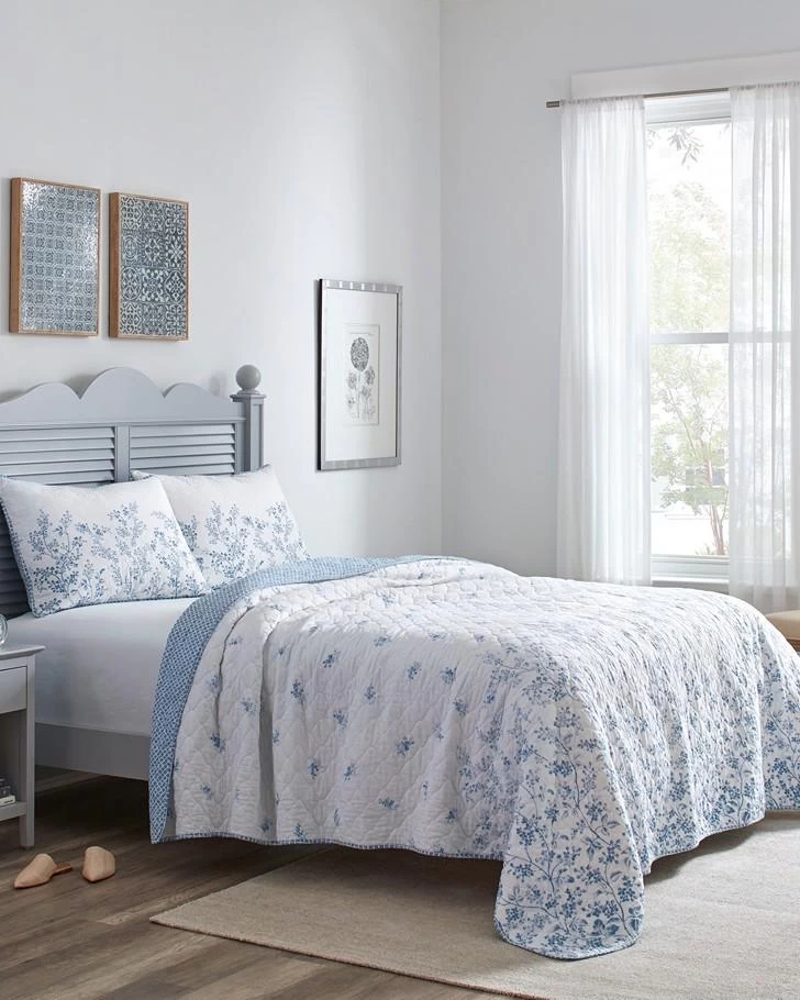 Flora Blue Quilt Set - Image 2