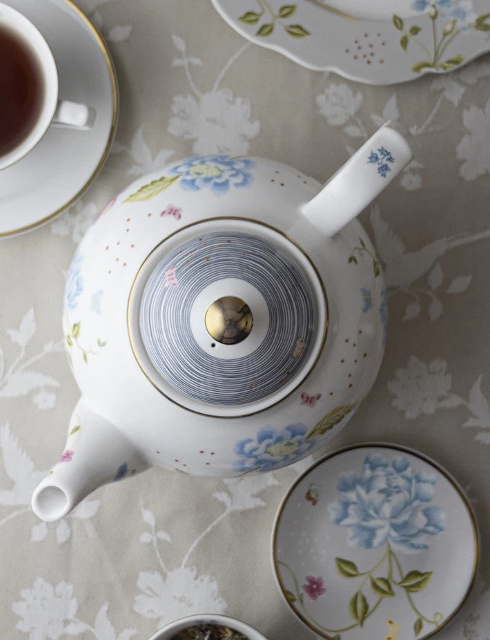Heritage Collection Elveden White Teapot - Image 4