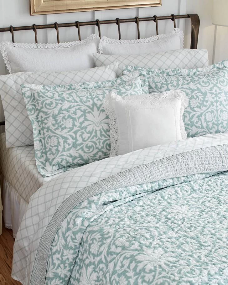 Mia Quilt Set - Image 3