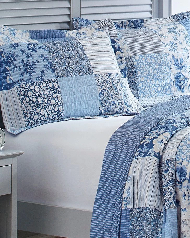Paisley Patchwork Blue Quilt Set - Image 4