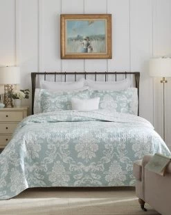 Venetia Blue Quilt Set