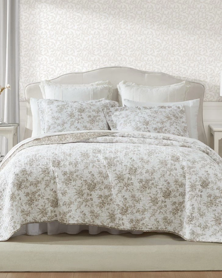 Walled Garden Mocha Reversible Quilt Set